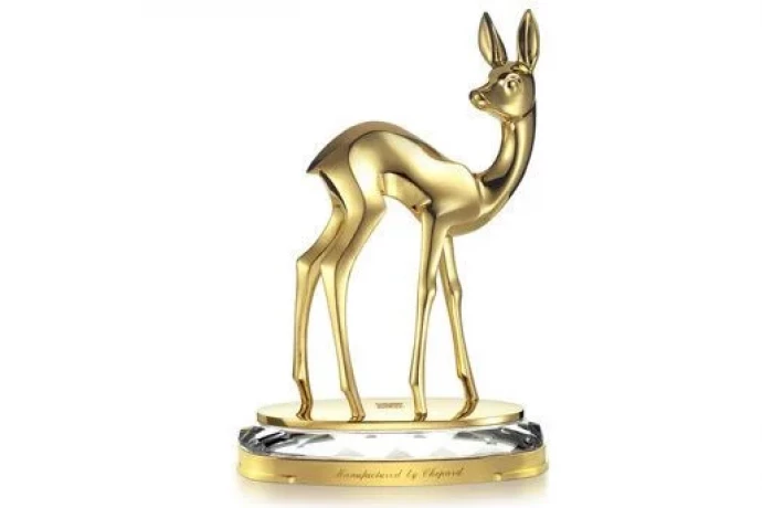 bambi-award-1c8e4be5-8746-48a8-8abb-c009c4cd20c-resize-750.webp